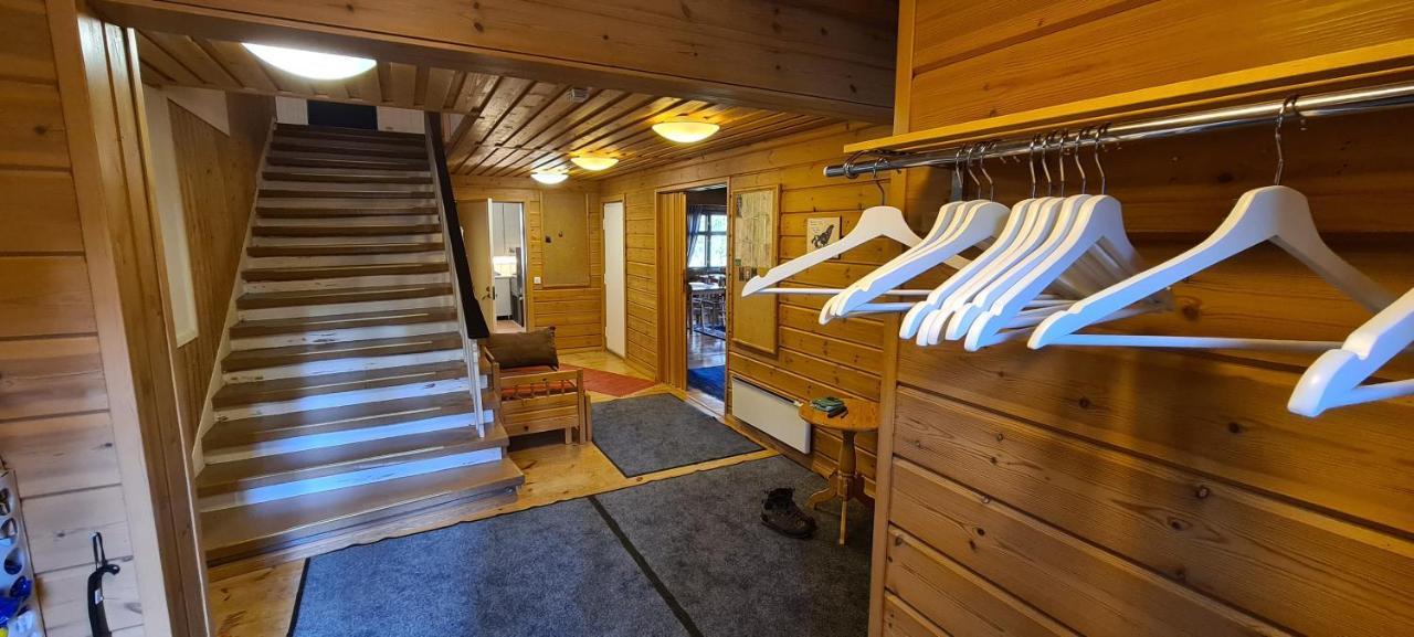 Silver Fox Hostel Äkäslompolo エクステリア 写真