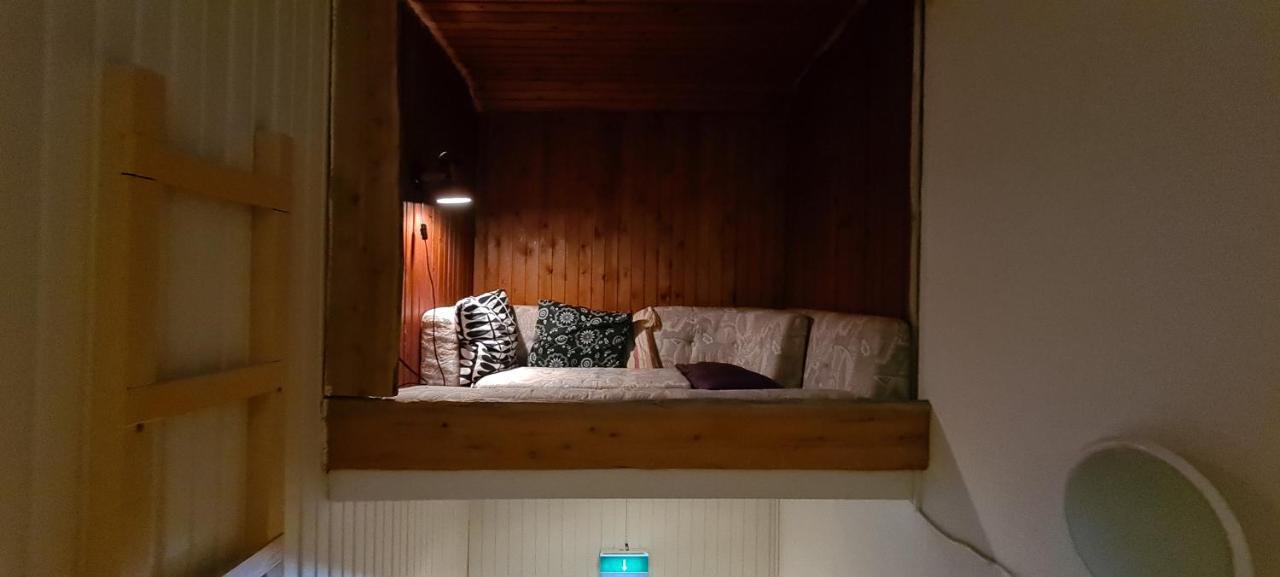 Silver Fox Hostel Äkäslompolo エクステリア 写真